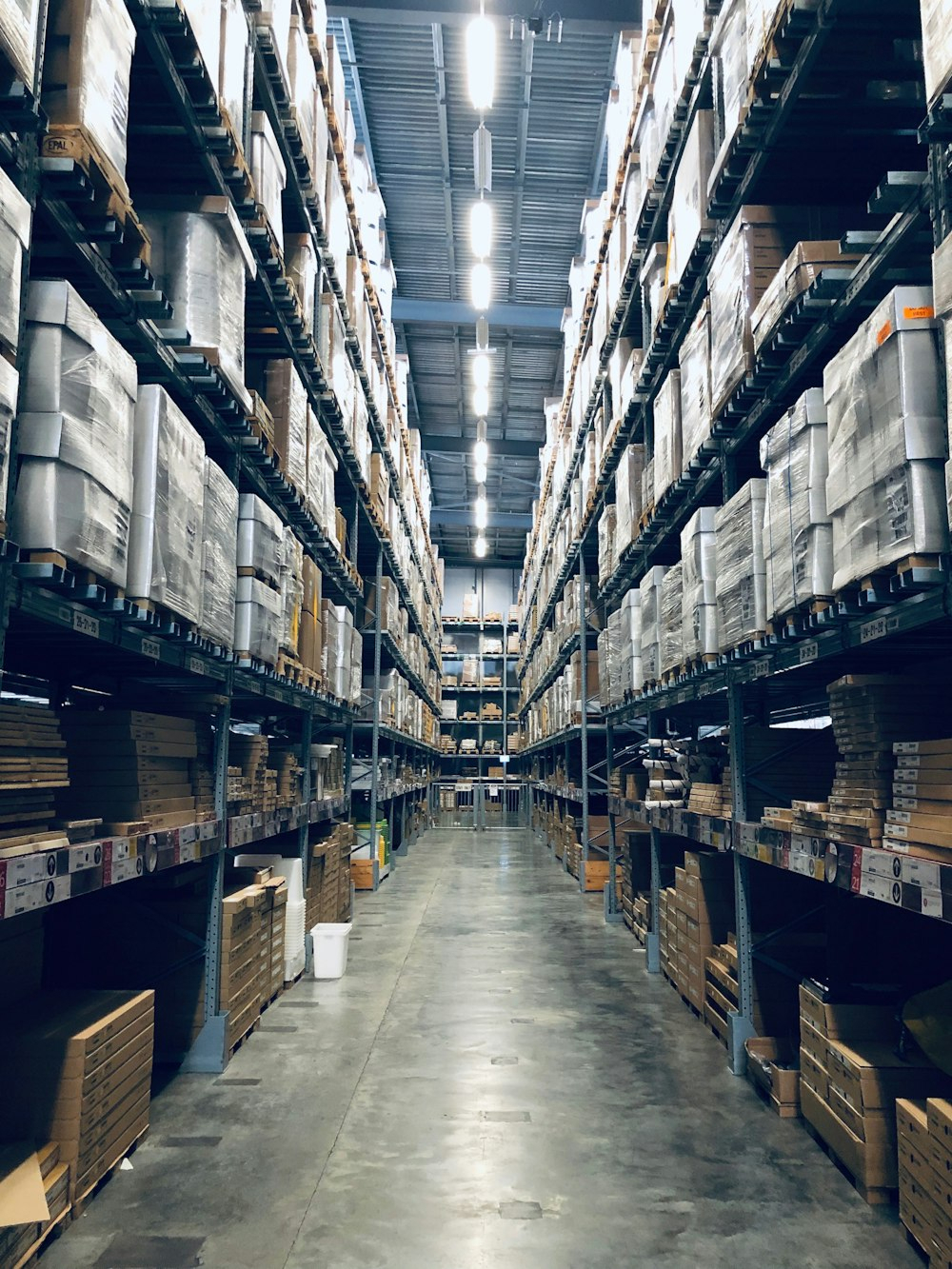 Drop a warehouse / logistics photo
